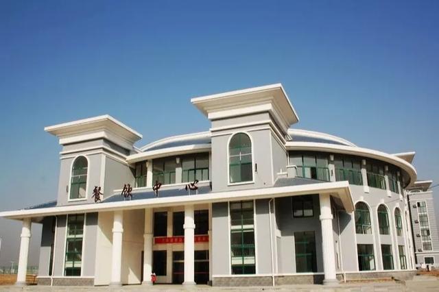 喜迎封顶日，共创教育梦，det365新建的教学楼封顶了