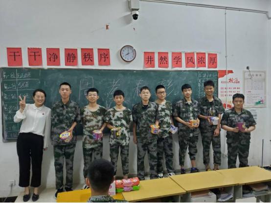 det365手机版优秀学生代表