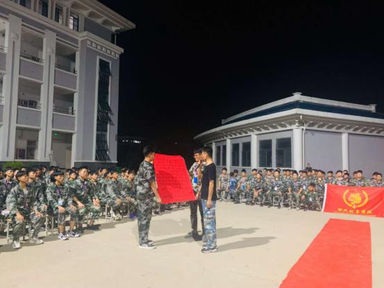 det365举行目标誓师大会暨表彰大会