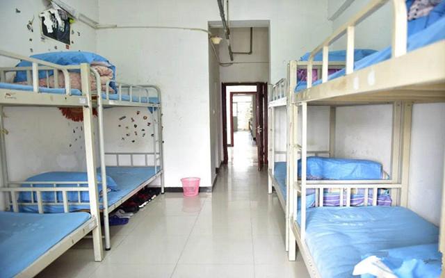 det365狠抓内务管理，培养学生自理能力