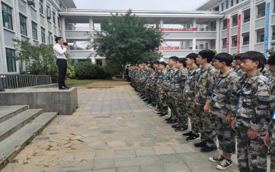 全力以赴，备战月考——det365手机版基础教育部召开考前动员大会