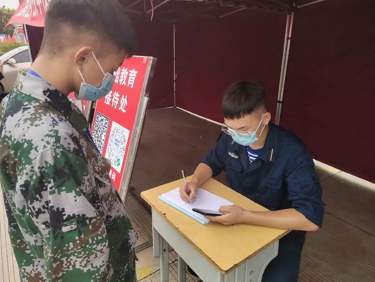 det365举办2021年秋季开学疫情防控应急处置工作实战演练